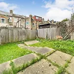 Newly Refurbished 3 Bed House Near London O2 Arena