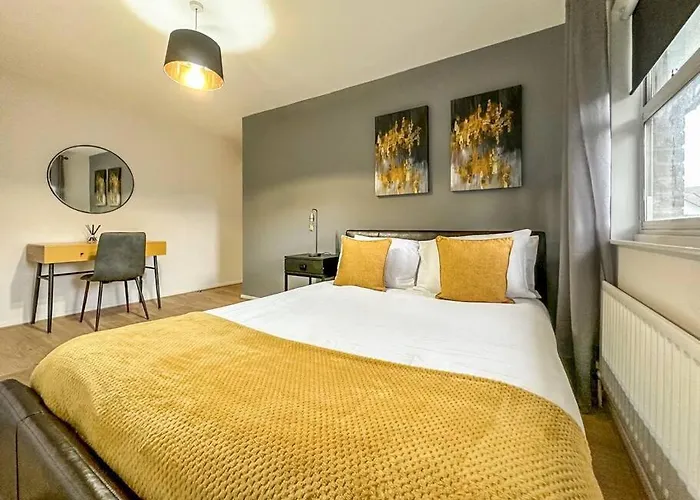 Newly Refurbished 3 Bed House Near London O2 Arena