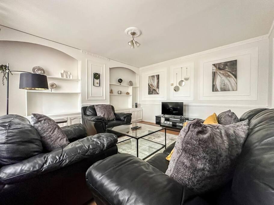 Newly Refurbished 3 Bed House Near O2 Arena Londres