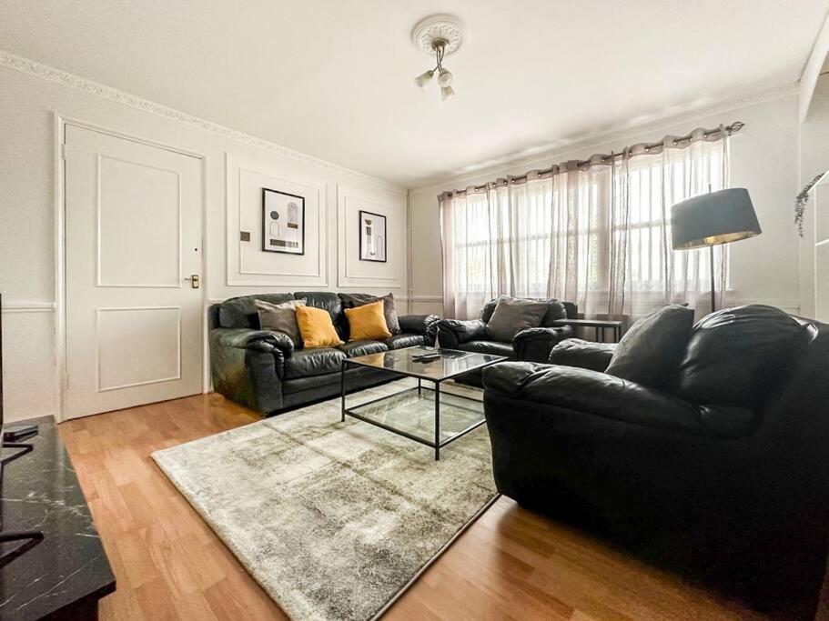 Casa de Férias Newly Refurbished 3 Bed House Near O2 Arena *