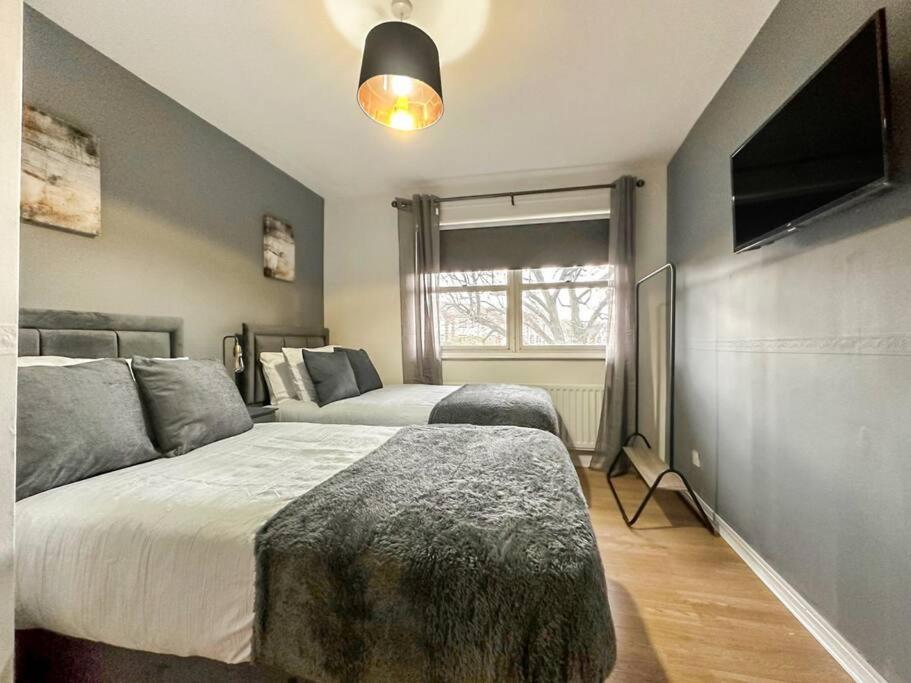 Newly Refurbished 3 Bed House Near O2 Arena *